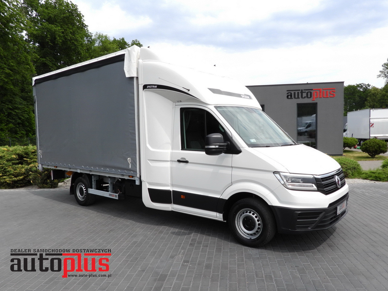 VOLKSWAGEN CRAFTER TARPAULIN 8 PALLETS CRUISE CONTROL LED LIGHTS AIR CONDITIONING 180HP - Комбе со церада: слика 1 VOLKSWAGEN CRAFTER TARPAULIN 8 PALLETS CRUISE CONTROL LED LIGHTS AIR CONDITIONING 180HP - Комбе со церада: слика 1
