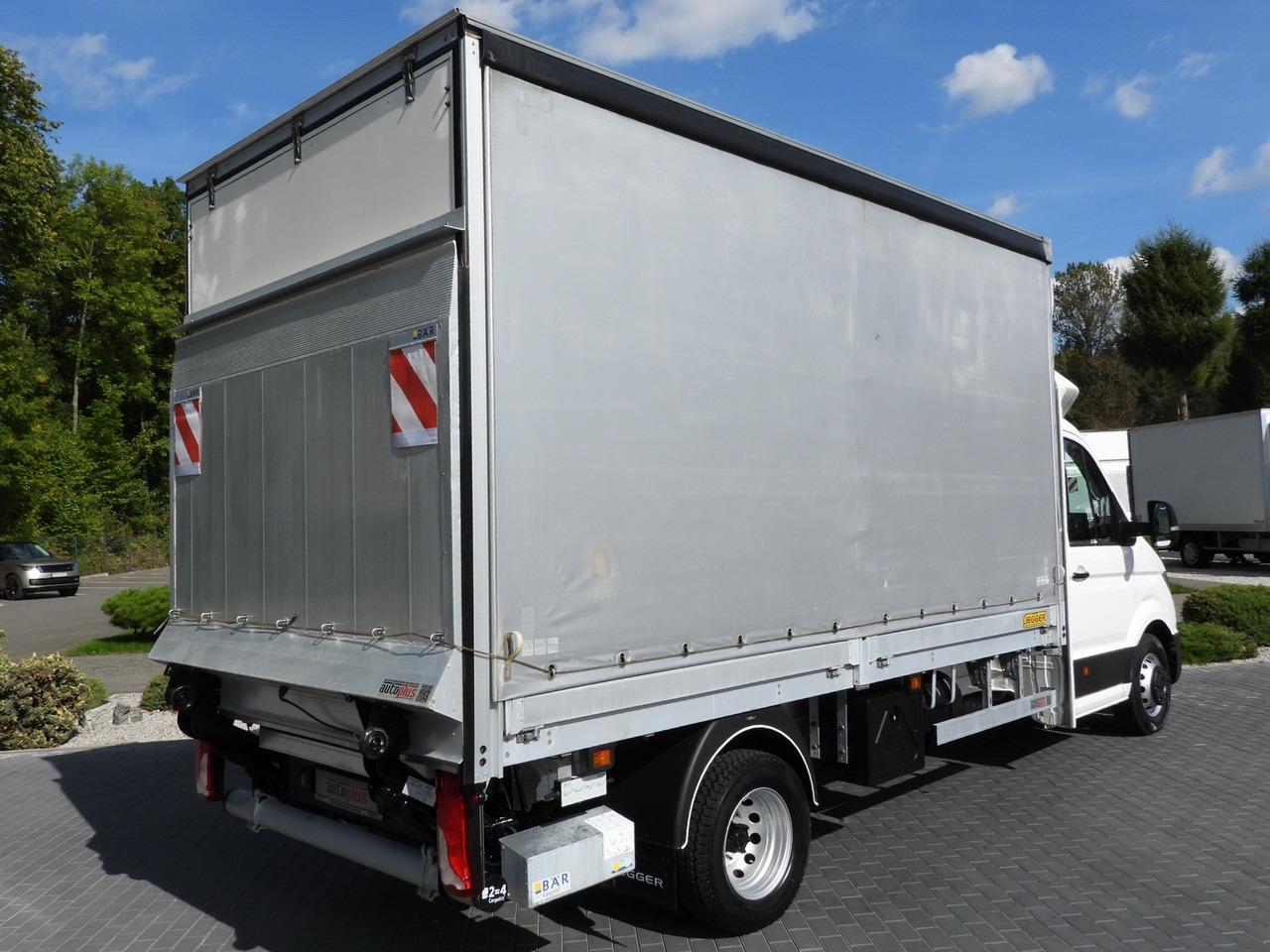 VOLKSWAGEN CRAFTER TARPAULIN LIFT 8 PALLETS CRUISE CONTROL LED LIGHTS TWIN WHEELS AIR CONDITIONING 180HP - Комбе со церада: слика 3 VOLKSWAGEN CRAFTER TARPAULIN LIFT 8 PALLETS CRUISE CONTROL LED LIGHTS TWIN WHEELS AIR CONDITIONING 180HP - Комбе со церада: слика 3