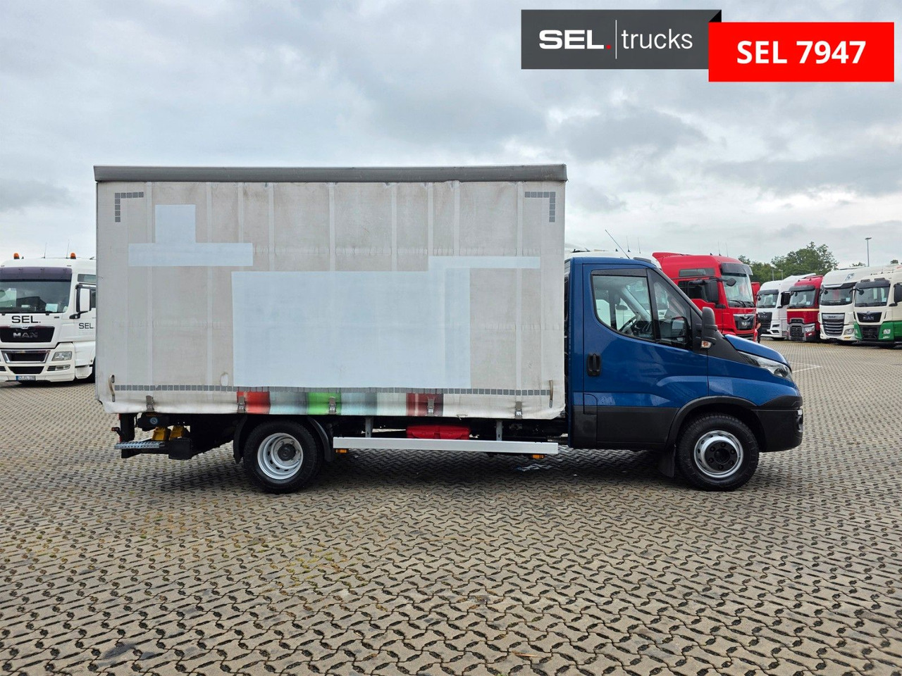 Iveco Daily 70C18 Hi-Matic / Ladebordwand / 3 Sitzen - Комбе со церада: слика 4 Iveco Daily 70C18 Hi-Matic / Ladebordwand / 3 Sitzen - Комбе со церада: слика 4