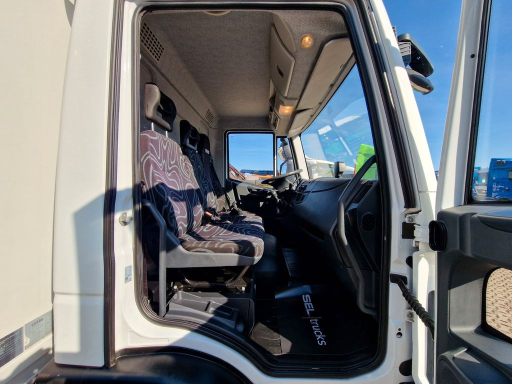 Камион сандучар Iveco Eurocargo 75E16 / Ladebordwand Iveco Eurocargo 75E16 / Ladebordwand / wenig KM: слика 19 Камион сандучар Iveco Eurocargo 75E16 / Ladebordwand Iveco Eurocargo 75E16 / Ladebordwand / wenig KM: слика 19