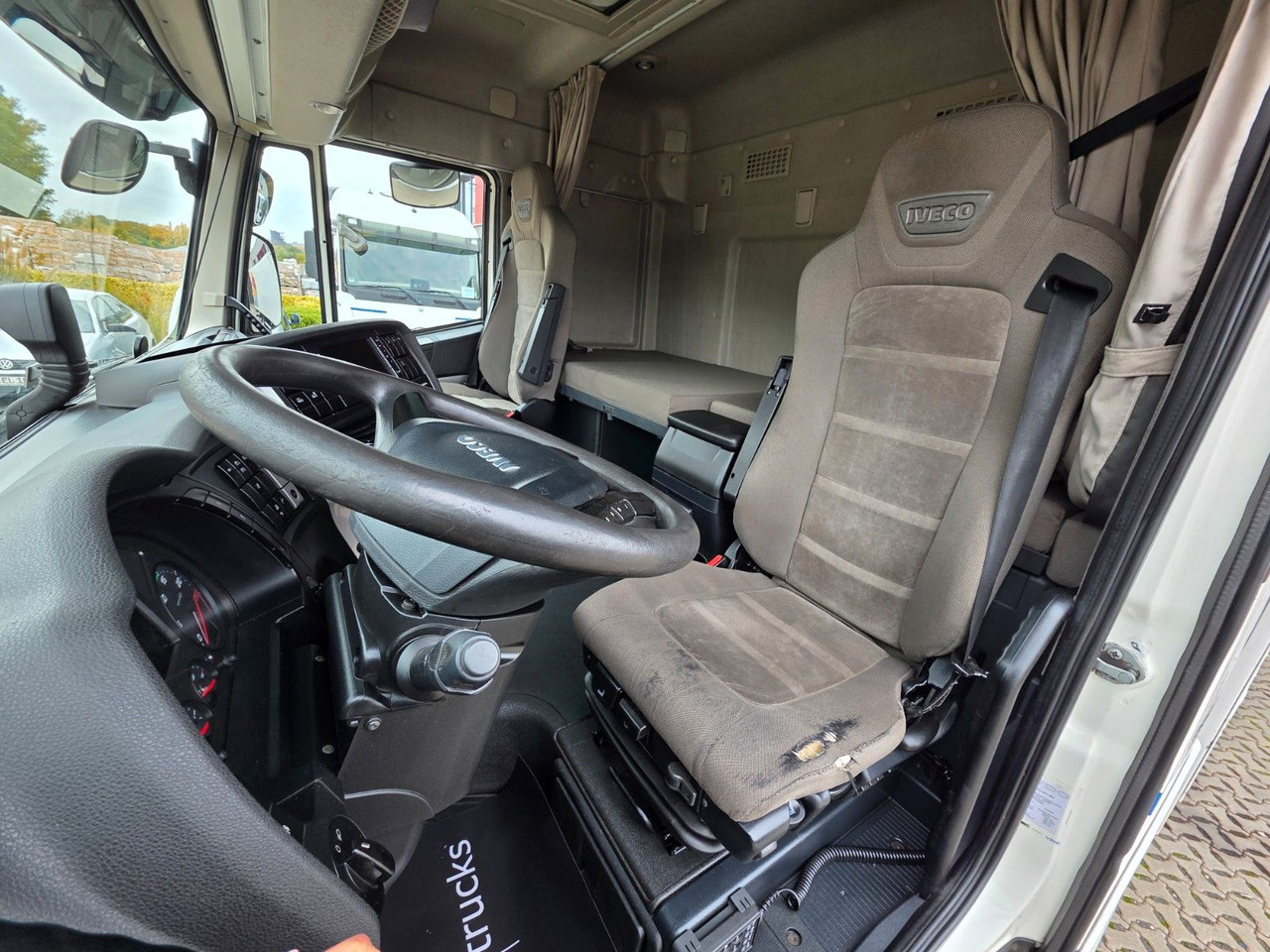 Камион за пијалоци Iveco Stralis 460 / Ldbw / Lenkachse / Liftachse: слика 18 Камион за пијалоци Iveco Stralis 460 / Ldbw / Lenkachse / Liftachse: слика 18