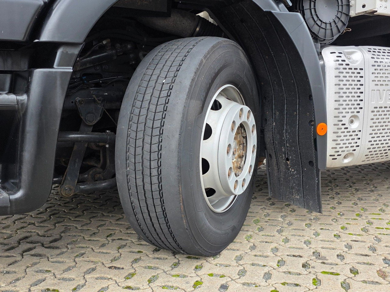 Камион за пијалоци Iveco Stralis 460 / Ldbw / Lenkachse / Liftachse: слика 27 Камион за пијалоци Iveco Stralis 460 / Ldbw / Lenkachse / Liftachse: слика 27