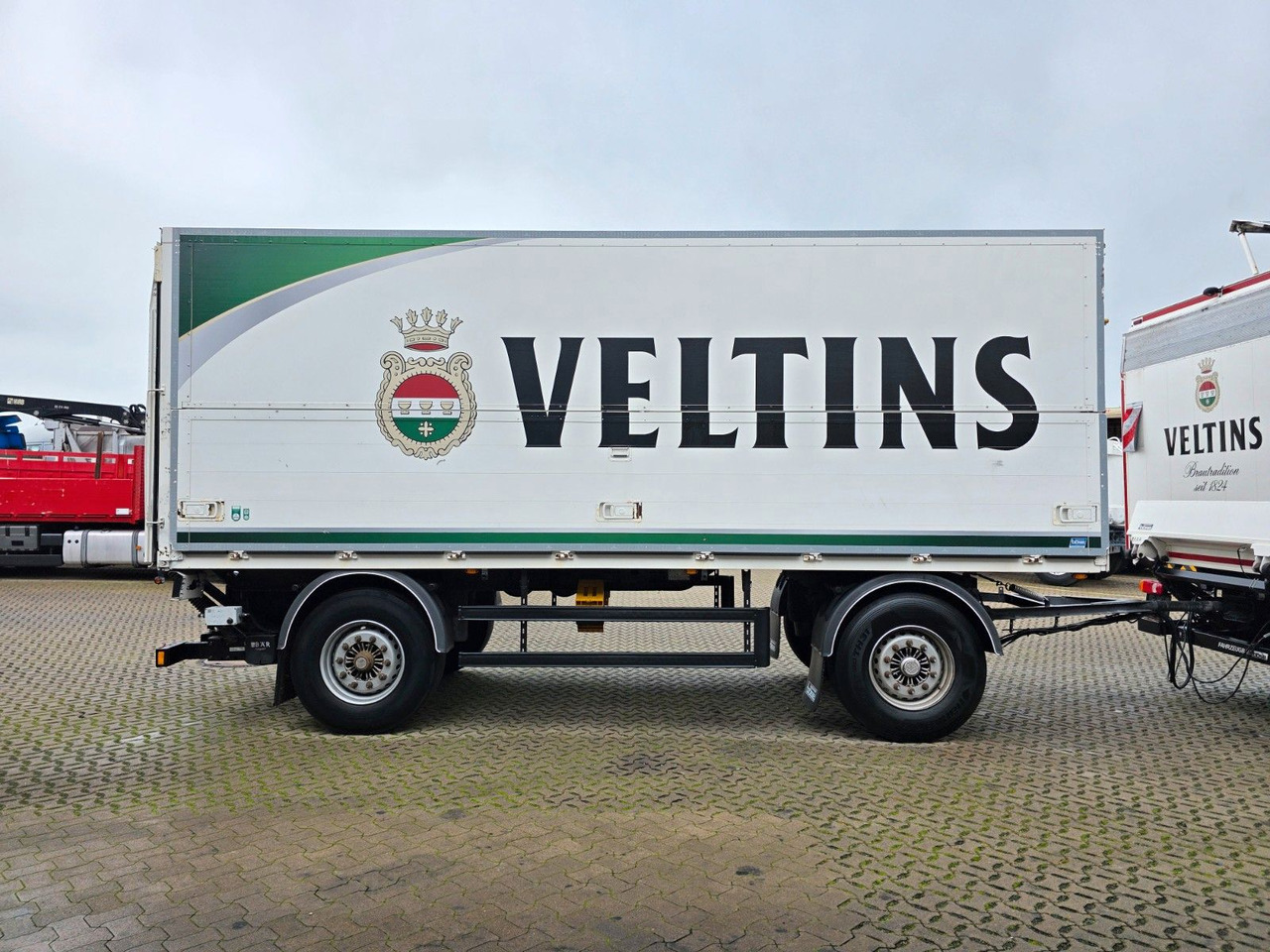 Камион за пијалоци Iveco Stralis 460 / Ldbw / Lenkachse / Liftachse: слика 35 Камион за пијалоци Iveco Stralis 460 / Ldbw / Lenkachse / Liftachse: слика 35