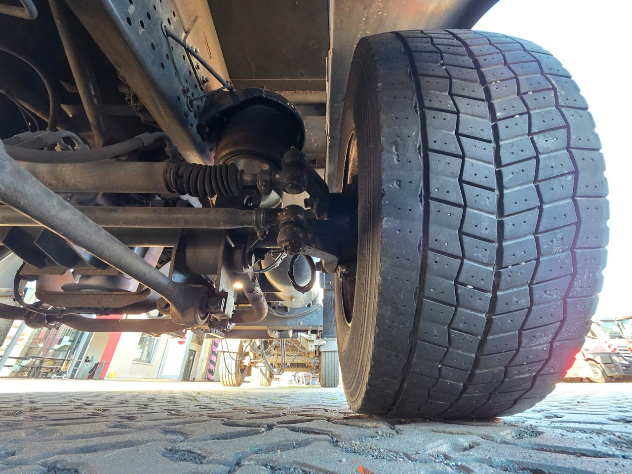 Камион за пијалоци Iveco Stralis 460 / Ldbw / Lenkachse / Liftachse: слика 31 Камион за пијалоци Iveco Stralis 460 / Ldbw / Lenkachse / Liftachse: слика 31