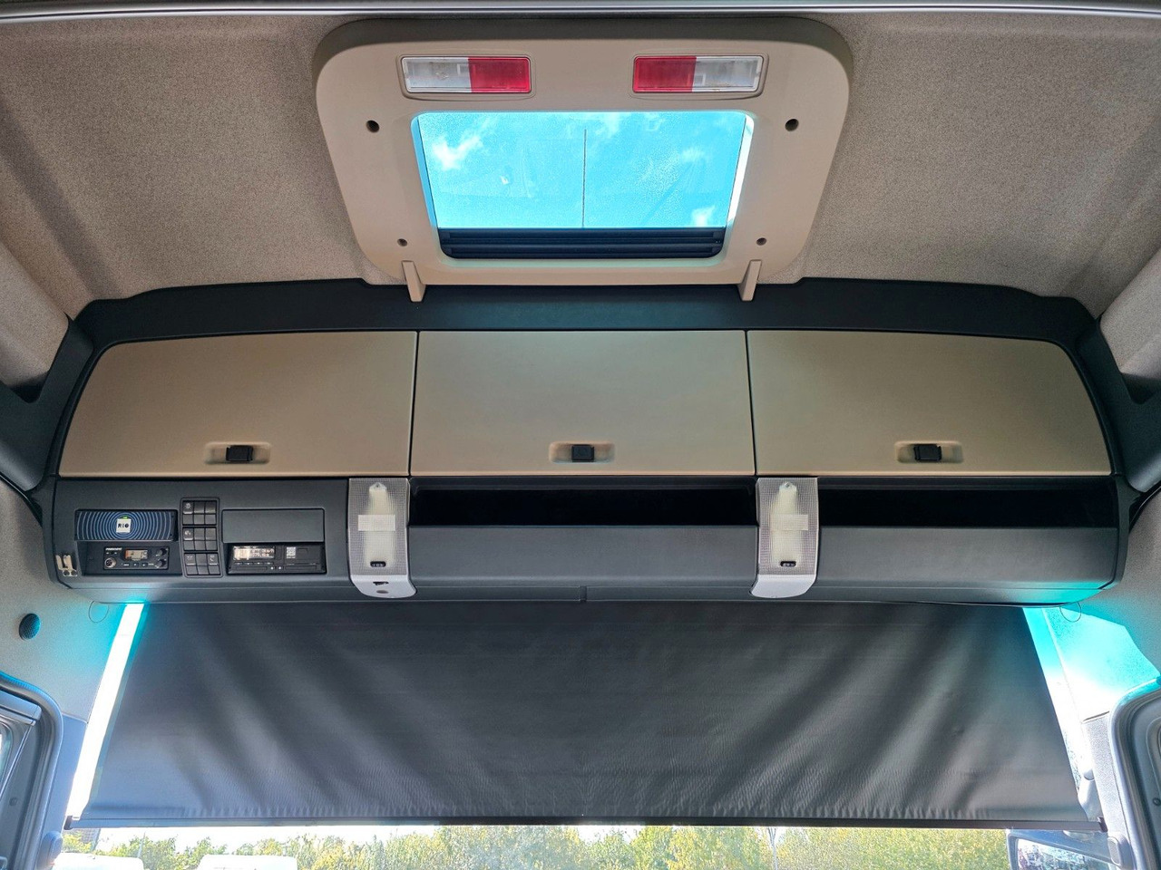 Камион влекач MAN TGX 18.460 4X2 LL-U / Retarder / 2 Tanks: слика 37