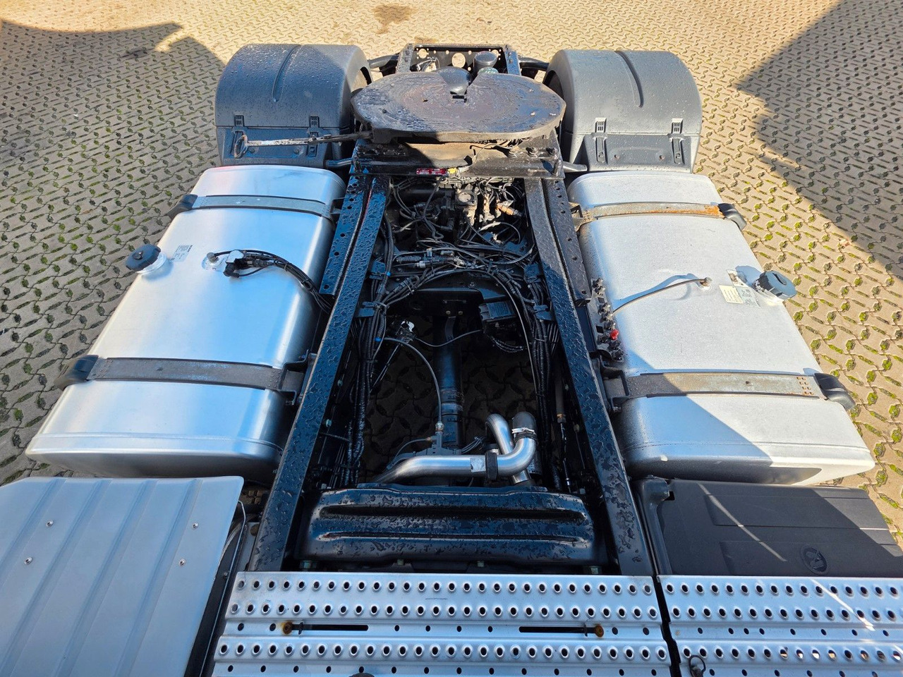 Камион влекач MAN TGX 18.460 4X2 LL-U / Retarder / 2 Tanks: слика 11