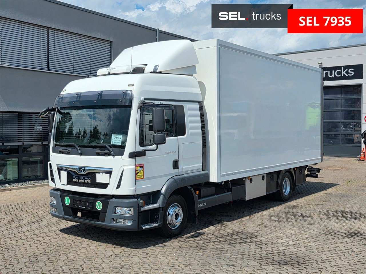 MAN TGL 12.250 4X2 BL / Standklima / Ldbw / Konvekta - Камион сандучар: слика 2 MAN TGL 12.250 4X2 BL / Standklima / Ldbw / Konvekta - Камион сандучар: слика 2