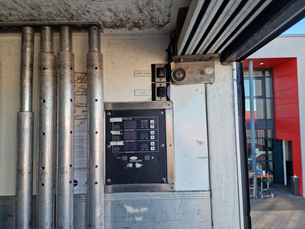 Камион ладилник MAN TGM 18.290 4X2 LL / Ladebordwand / 2 Tanks: слика 15 Камион ладилник MAN TGM 18.290 4X2 LL / Ladebordwand / 2 Tanks: слика 15