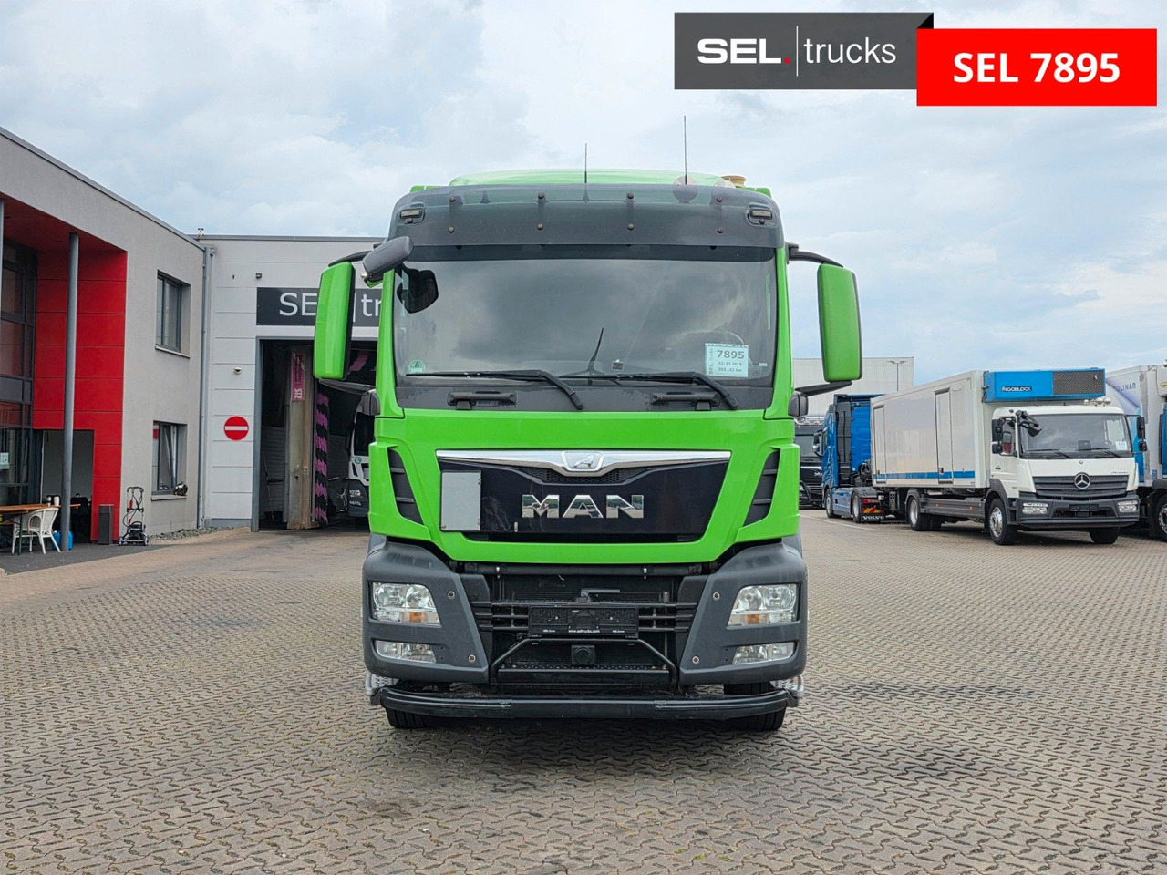 MAN TGS 26.400 6X2-4 LL / Ldbw / ADR AT / Lenkachse - Камион сандучар: слика 2 MAN TGS 26.400 6X2-4 LL / Ldbw / ADR AT / Lenkachse - Камион сандучар: слика 2