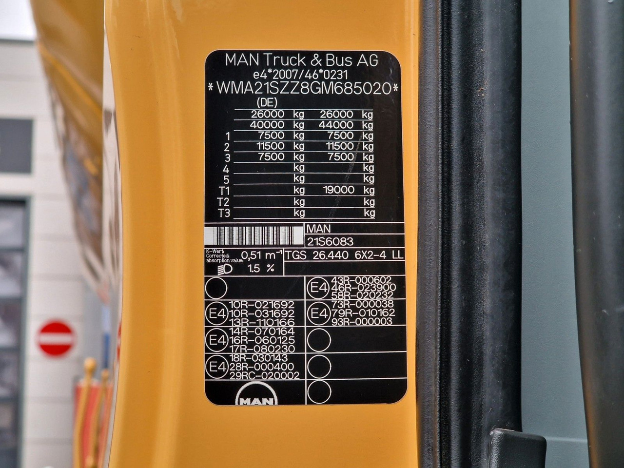 Камион цистерна MAN TGS 26.440 6X2-4 LL / SILO / ZF Int. / Spitzer /: слика 20