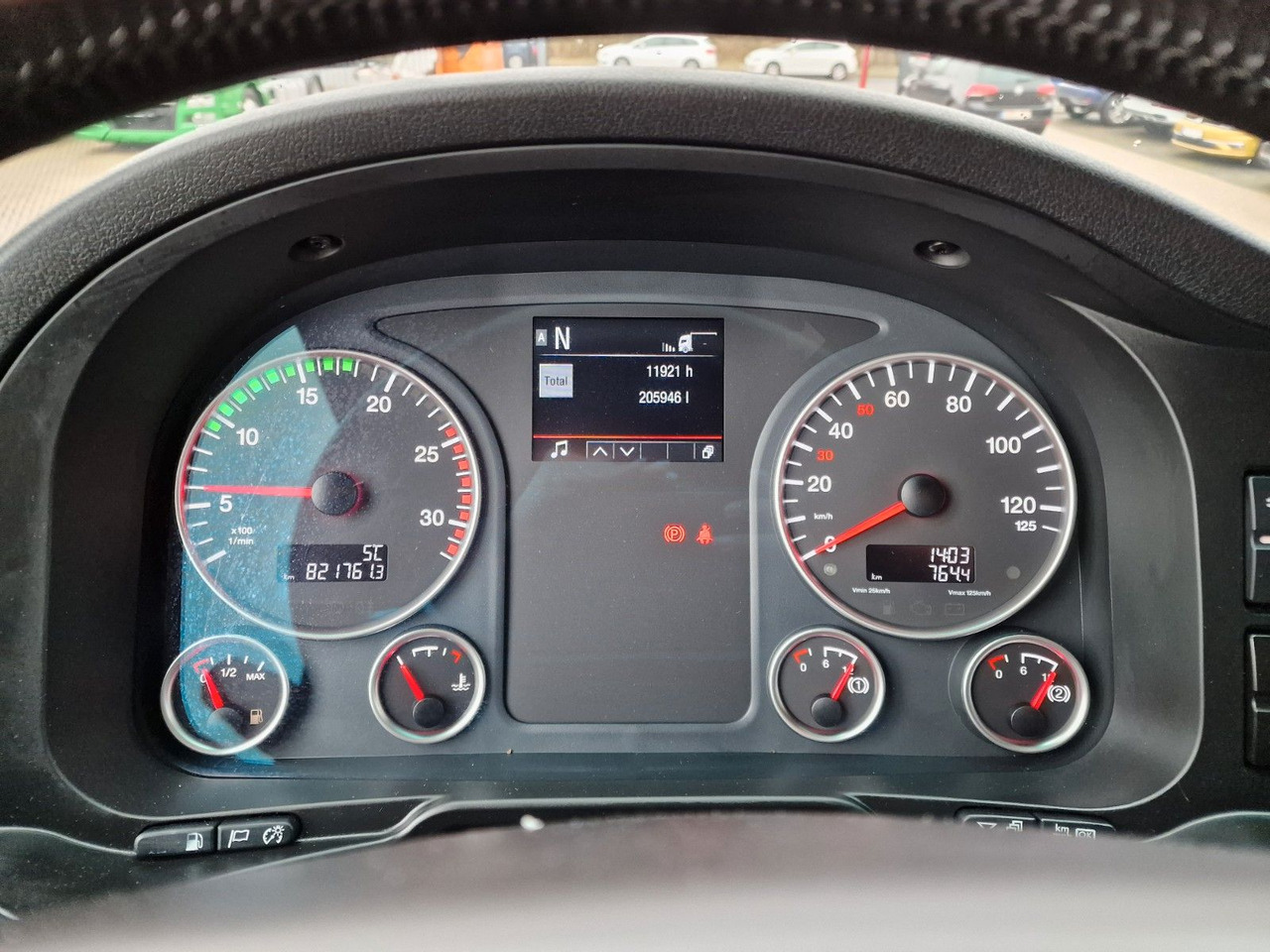 Камион со церада MAN TGX 18.470 4X2 LL/Intarder/Aluklap./Durchlade/6D: слика 20