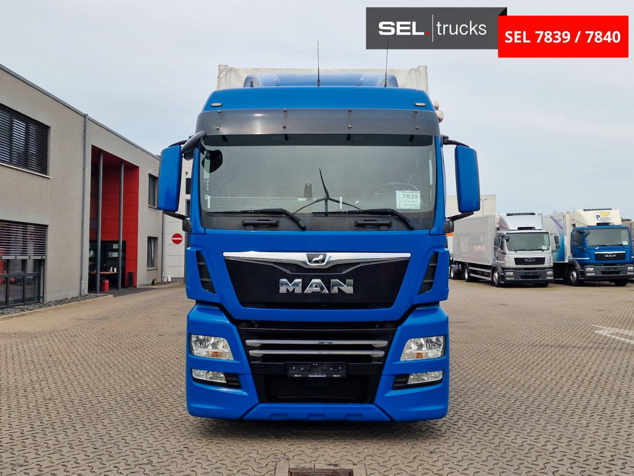 MAN TGX 18.500 4x2 LL-U /Intarder/Druchlade/Hubdach - Камион со церада: слика 2 MAN TGX 18.500 4x2 LL-U /Intarder/Druchlade/Hubdach - Камион со церада: слика 2