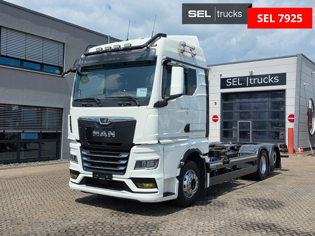 MAN TGX 26.510 6x2-2 LL CH / ZF Intarder / Liftachse - Транспортер на контејнер/ Камион со променливо тело: слика 1 MAN TGX 26.510 6x2-2 LL CH / ZF Intarder / Liftachse - Транспортер на контејнер/ Камион со променливо тело: слика 1