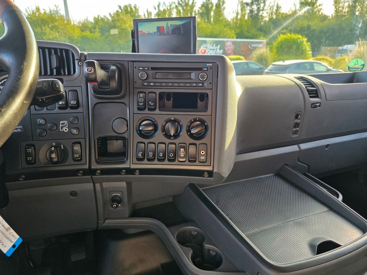 Камион со кран Scania R400 LB6X2*4HNB / Retarder / HIAB / Lenkachse: слика 38