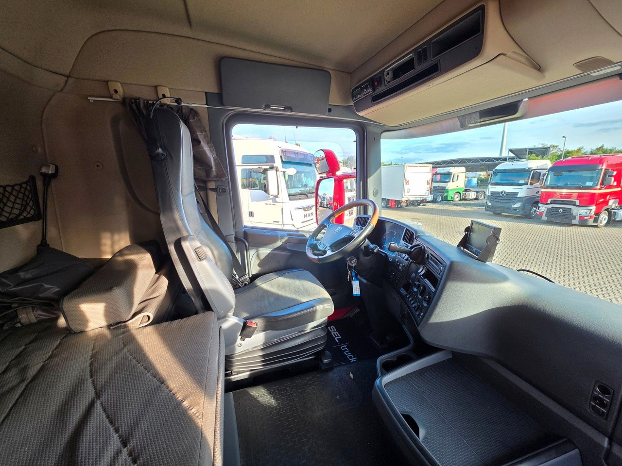 Камион со кран Scania R400 LB6X2*4HNB / Retarder / HIAB / Lenkachse: слика 34