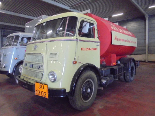 DAF 1600 A1600DF 360 - Камион цистерна: слика 1 DAF 1600 A1600DF 360 - Камион цистерна: слика 1