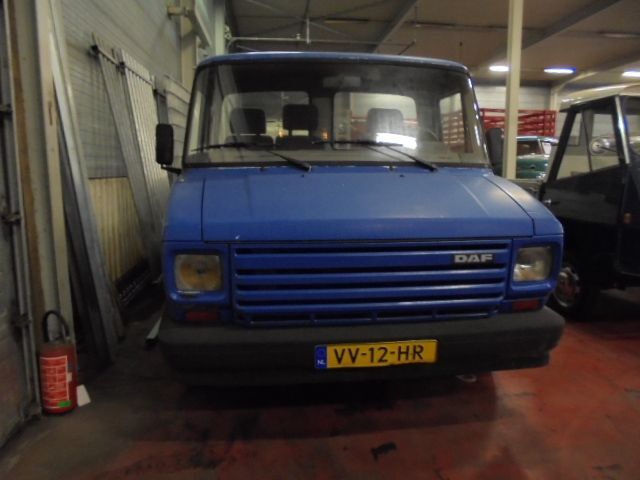DAF 400 400 - Камион со платформа: слика 2 DAF 400 400 - Камион со платформа: слика 2