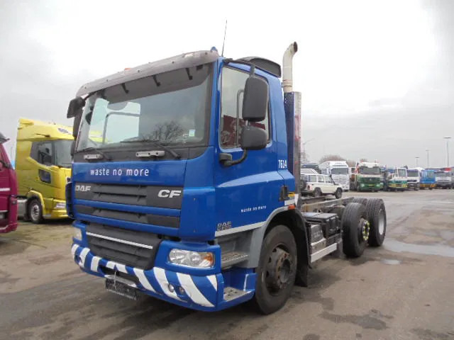 DAF CF 75.250 6X2 - Камион со кабинска шасија: слика 1 DAF CF 75.250 6X2 - Камион со кабинска шасија: слика 1