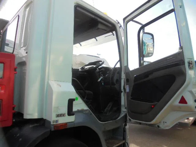 DAF FAN CF250 6X2 EEV - Камион за ѓубре: слика 5 DAF FAN CF250 6X2 EEV - Камион за ѓубре: слика 5