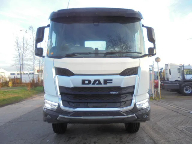 DAF XDC 450 8X4 DEMO UNUSED RHD - Камион со кабинска шасија: слика 2 DAF XDC 450 8X4 DEMO UNUSED RHD - Камион со кабинска шасија: слика 2