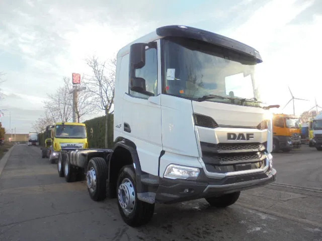 DAF XDC 450 8X4 DEMO UNUSED RHD - Камион со кабинска шасија: слика 3 DAF XDC 450 8X4 DEMO UNUSED RHD - Камион со кабинска шасија: слика 3
