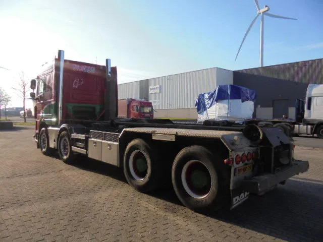 DAF XF 105 410 FAD 8X4 STEEL SUSPENSION - Камион со кука за подигање: слика 5 DAF XF 105 410 FAD 8X4 STEEL SUSPENSION - Камион со кука за подигање: слика 5