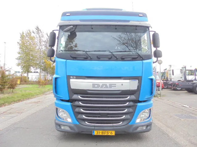 DAF XF 410 6X2 NL TRUCK TUV 03-26 - Камион со церада: слика 2 DAF XF 410 6X2 NL TRUCK TUV 03-26 - Камион со церада: слика 2