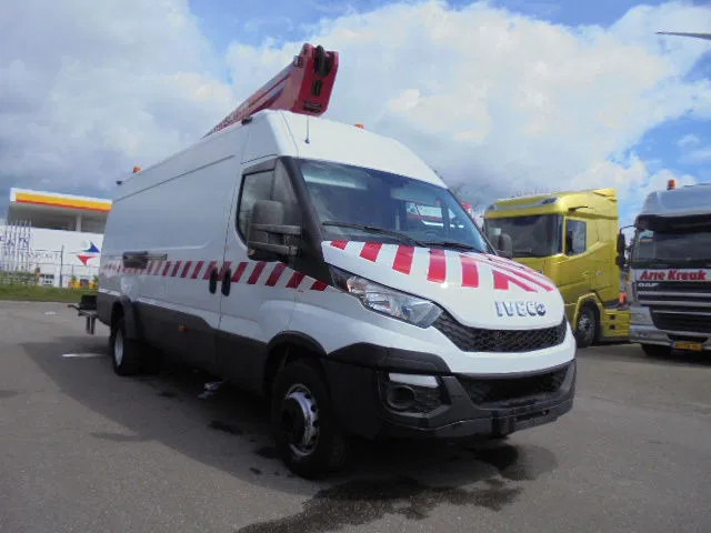 Iveco Daily 70 70C17 - Камион, Камион со кран: слика 2 Iveco Daily 70 70C17 - Камион, Камион со кран: слика 2