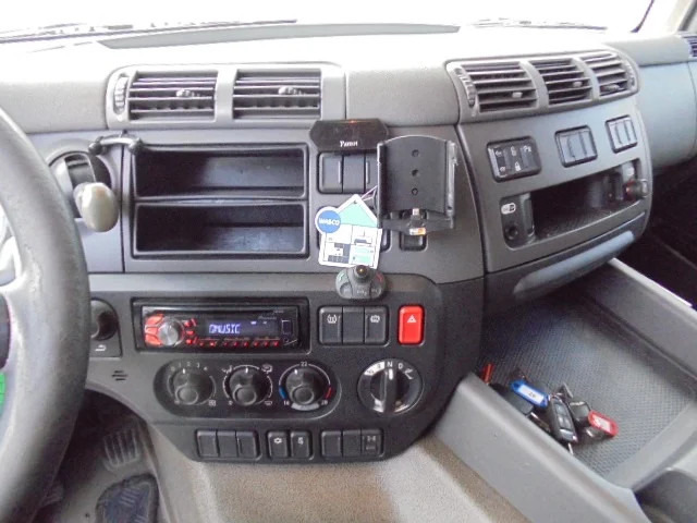 Камион влекач DAF CF 400 CF85-400: слика 9