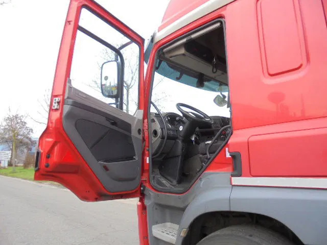 DAF CF 410 52 UNITS IN STOCK NL TREKKERS - Камион влекач: слика 4 DAF CF 410 52 UNITS IN STOCK NL TREKKERS - Камион влекач: слика 4