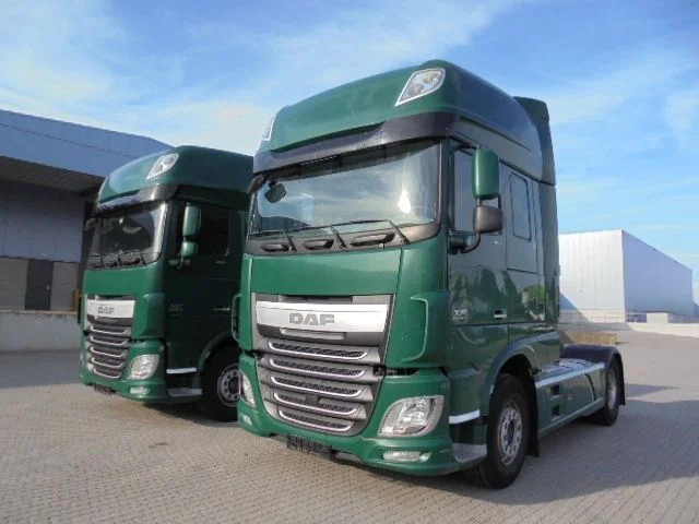 DAF XF 106.460 SUPER SPACE CAB - Камион влекач: слика 1 DAF XF 106.460 SUPER SPACE CAB - Камион влекач: слика 1