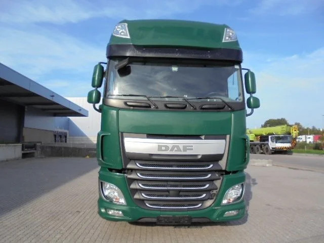 Камион влекач DAF XF 106.460 SUPER SPACE CAB: слика 11