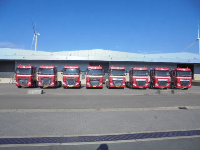 DAF XF 440 6X2 NL TRUCK 15X IN STOCK - Камион влекач: слика 2 DAF XF 440 6X2 NL TRUCK 15X IN STOCK - Камион влекач: слика 2