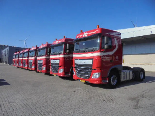 DAF XF 440 6X2 NL TRUCK 15X IN STOCK - Камион влекач: слика 1 DAF XF 440 6X2 NL TRUCK 15X IN STOCK - Камион влекач: слика 1