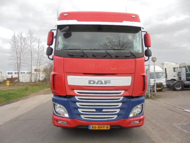 DAF XF 440 ADR+ COMPRESSOR NL TRUCK - Камион влекач: слика 2 DAF XF 440 ADR+ COMPRESSOR NL TRUCK - Камион влекач: слика 2