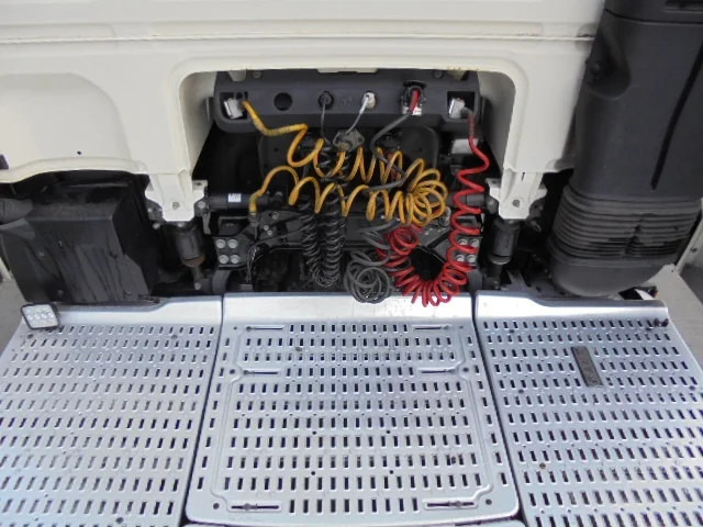 Камион влекач DAF XF 440: слика 9