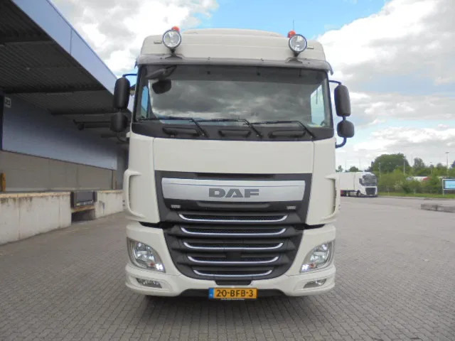 DAF XF 440 NL TRUCK - Камион влекач: слика 2 DAF XF 440 NL TRUCK - Камион влекач: слика 2