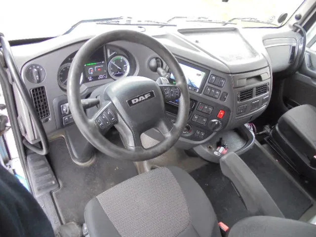 DAF XF 440 SUPER SPACE CAB NL TRUCK - Камион влекач: слика 4 DAF XF 440 SUPER SPACE CAB NL TRUCK - Камион влекач: слика 4