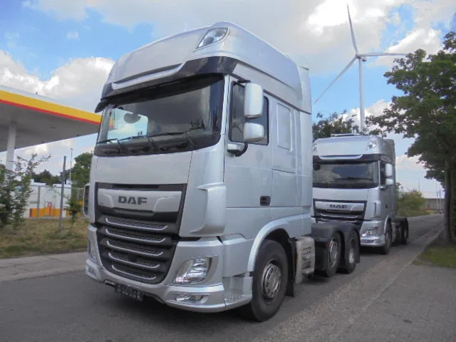 DAF XF 450 FTG 6X2 SUPER SPACE DUITSE BRIEF - Камион влекач: слика 1 DAF XF 450 FTG 6X2 SUPER SPACE DUITSE BRIEF - Камион влекач: слика 1