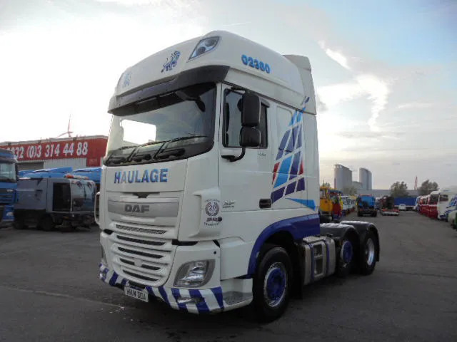 DAF XF 460 6X2 RHD - Камион влекач: слика 1 DAF XF 460 6X2 RHD - Камион влекач: слика 1