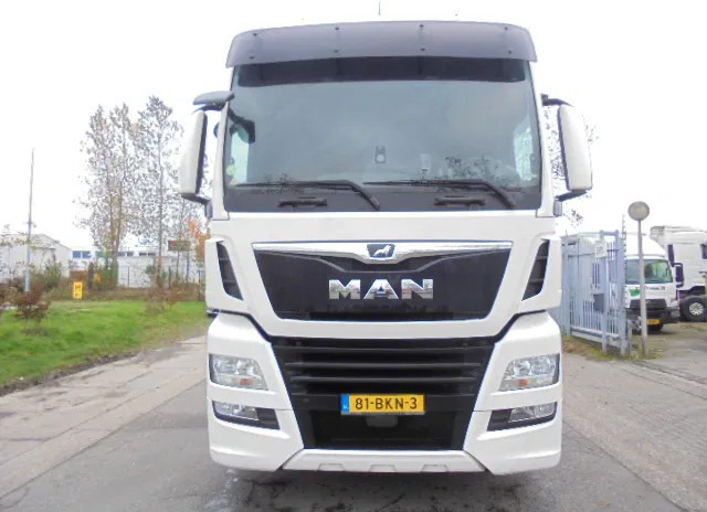 MAN TGX 26.500 6X2 EUR6 SMART TACHO 20X IN STOCK - Камион влекач: слика 2 MAN TGX 26.500 6X2 EUR6 SMART TACHO 20X IN STOCK - Камион влекач: слика 2