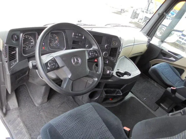 Mercedes-Benz Actros 1842 15x IN STOCK - Камион влекач: слика 3 Mercedes-Benz Actros 1842 15x IN STOCK - Камион влекач: слика 3