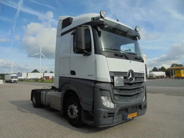 Mercedes-Benz Actros 1842 - Камион влекач: слика 3 Mercedes-Benz Actros 1842 - Камион влекач: слика 3