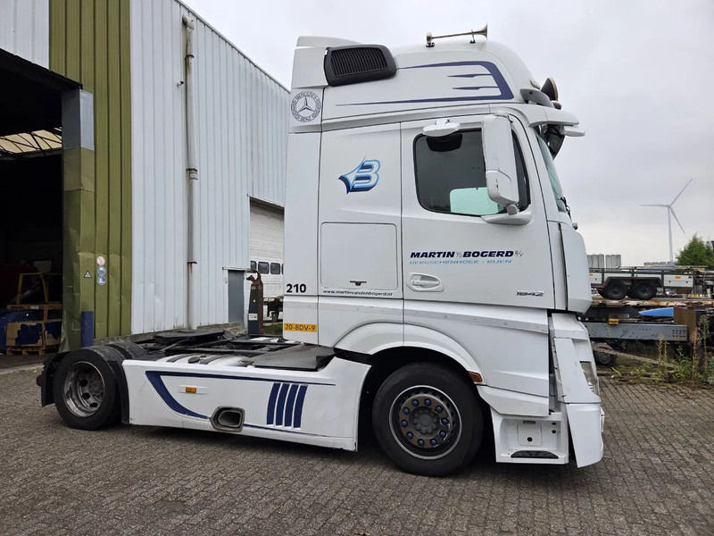 Mercedes-Benz Actros 1842 LS CABINE SCHADE NL TRUCK - Камион влекач: слика 3 Mercedes-Benz Actros 1842 LS CABINE SCHADE NL TRUCK - Камион влекач: слика 3