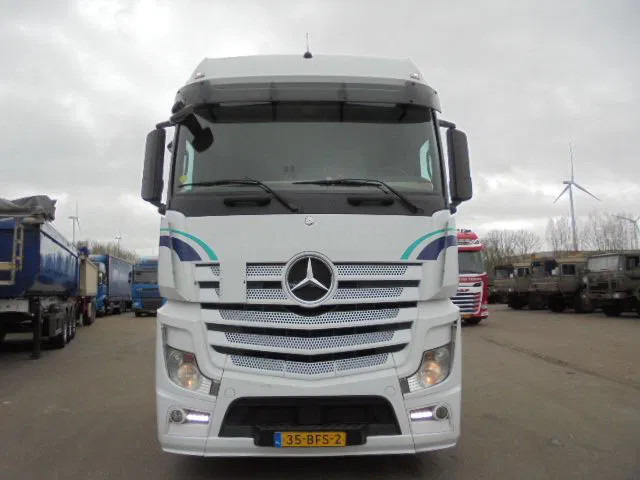 Mercedes-Benz Actros 1842 LS EUR6 - Камион влекач: слика 2 Mercedes-Benz Actros 1842 LS EUR6 - Камион влекач: слика 2