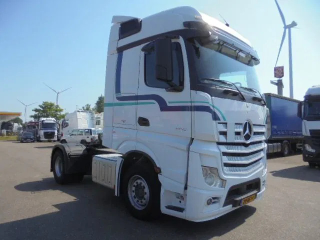 Mercedes-Benz Actros 1843 - Камион влекач: слика 3 Mercedes-Benz Actros 1843 - Камион влекач: слика 3