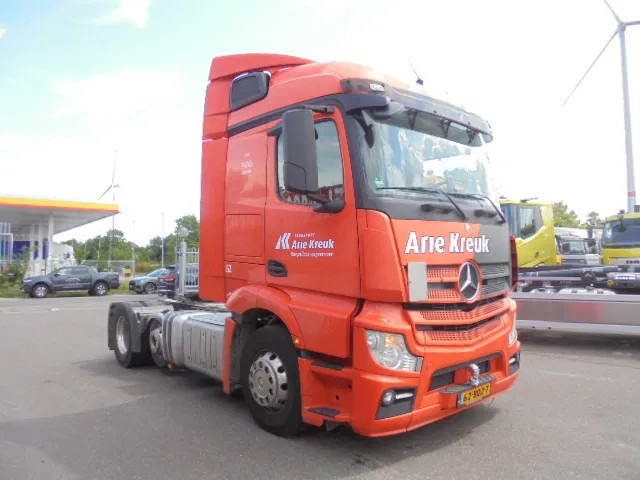 Mercedes-Benz Actros 2343 6X2 VOORLOOPAS - Камион влекач: слика 3 Mercedes-Benz Actros 2343 6X2 VOORLOOPAS - Камион влекач: слика 3