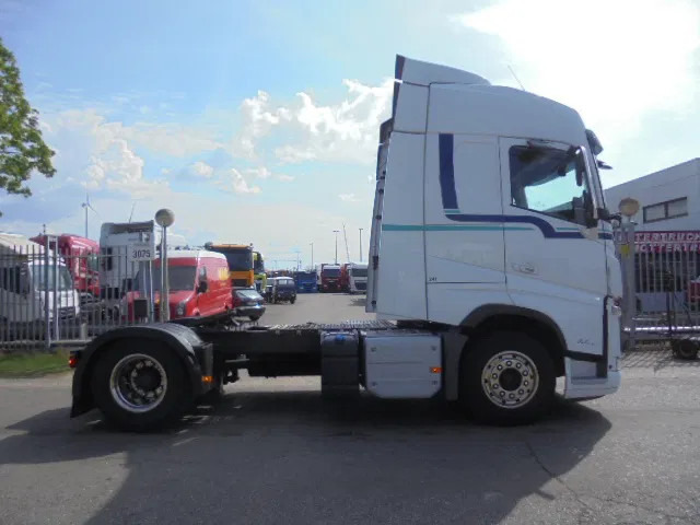 Volvo FH 420 NL TRUCK - Камион влекач: слика 4 Volvo FH 420 NL TRUCK - Камион влекач: слика 4
