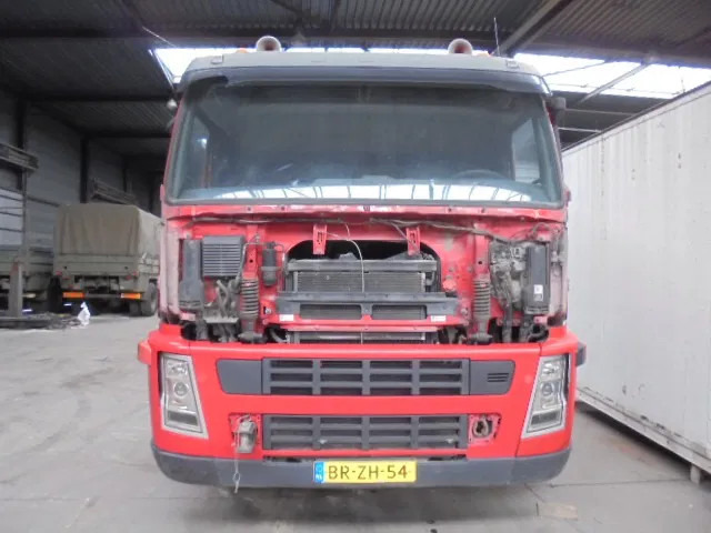 Volvo FM 380 ENGINE NOT OK ONLY PARTS - Камион влекач: слика 2 Volvo FM 380 ENGINE NOT OK ONLY PARTS - Камион влекач: слика 2