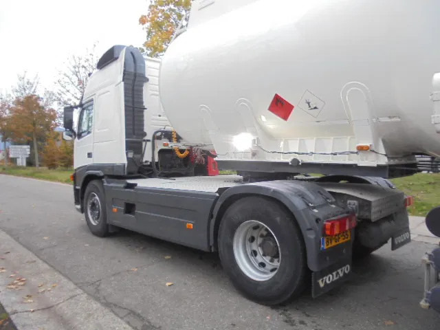 Volvo FM 400 GLOBETROTTER ADR NL TRUCK +TANK TRAILER - Камион влекач: слика 4 Volvo FM 400 GLOBETROTTER ADR NL TRUCK +TANK TRAILER - Камион влекач: слика 4